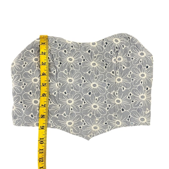 Blue and white cropped strapless top white eyelet lace design. Summer staple! - Picture 4 of 4